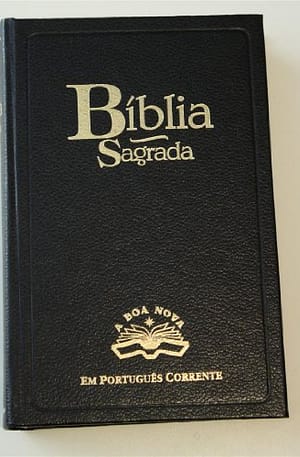 Portugese Bible / Biblia Sagrada A Boa Nova / S.B.P. / Em Portugues Corrente / TPC053 / Textos do Antigo Testamento, Novo Testamento e todo o material acessorio